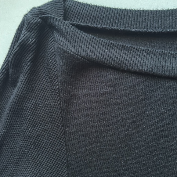 Calvin Klein top - Picture 4 of 7